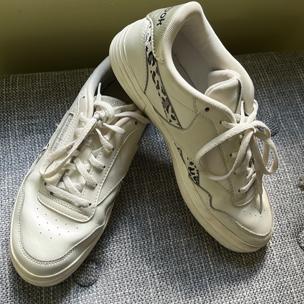Classic Reebok sneakers size 8.5